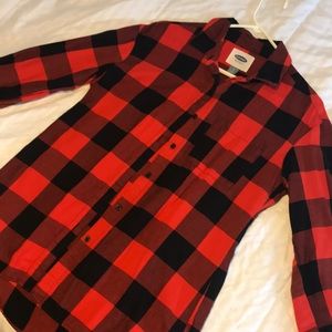 Old Navy black/red flannel tunic length button up